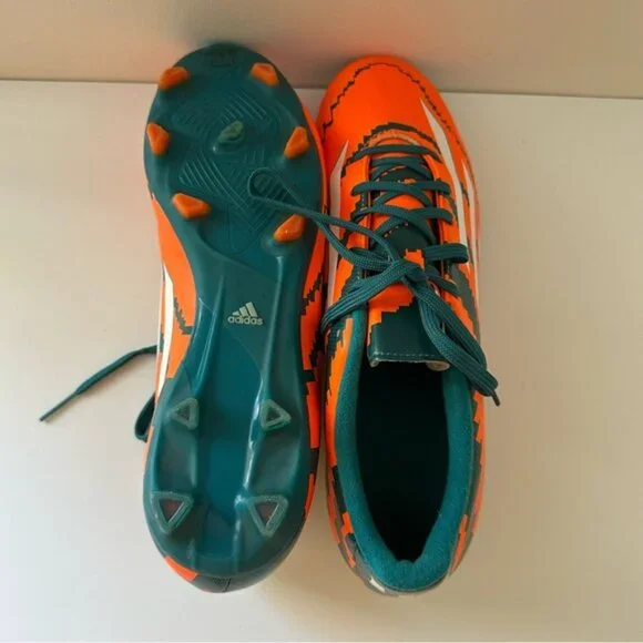 Adidas Messi Cleats - Picture 7 of 16